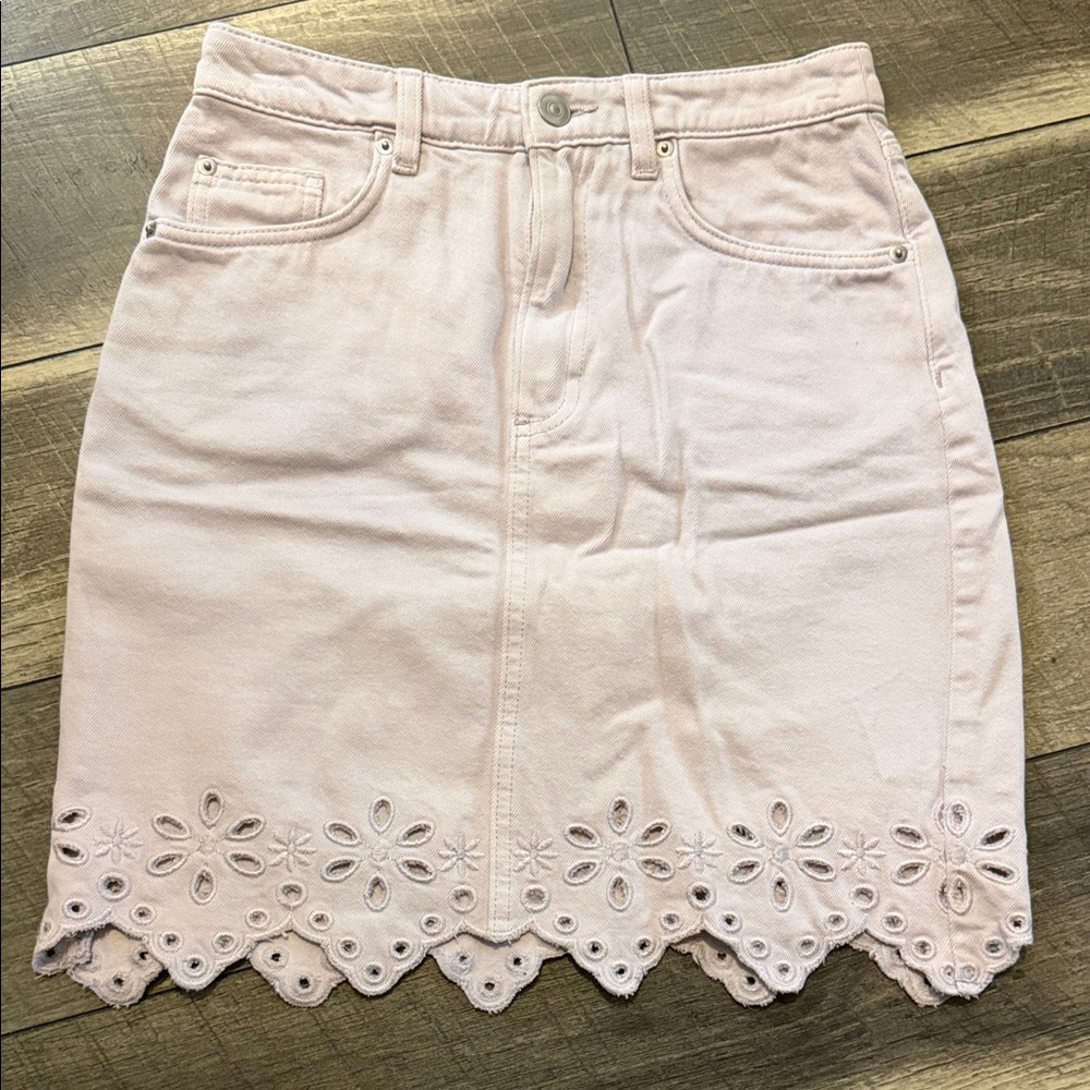 H&M Light Pink Mini Skirt with Eyelet Hem